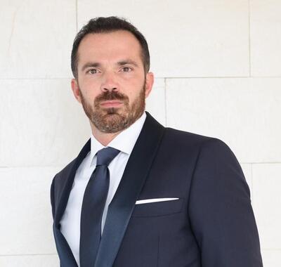 Dr. Andrea Eliseo