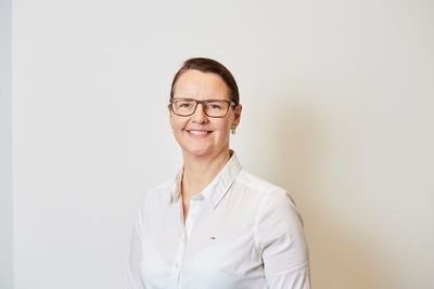 Dr. Stephanie Oltmanns